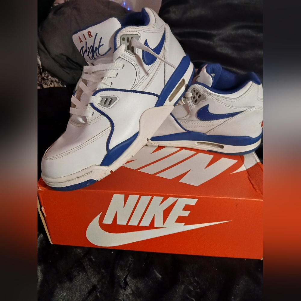 Nike Men's White and Blue Sneakers